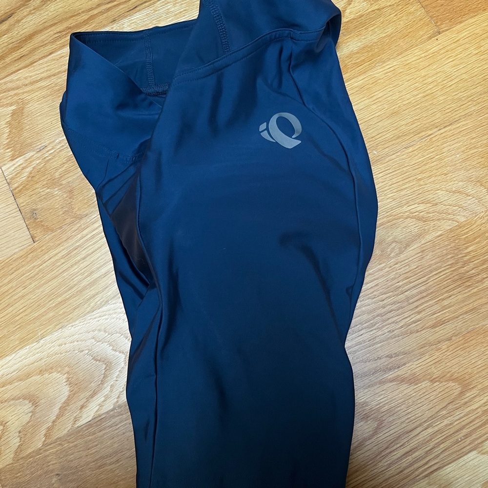 Pearl Izumi Women's Navy Padded bike shorts